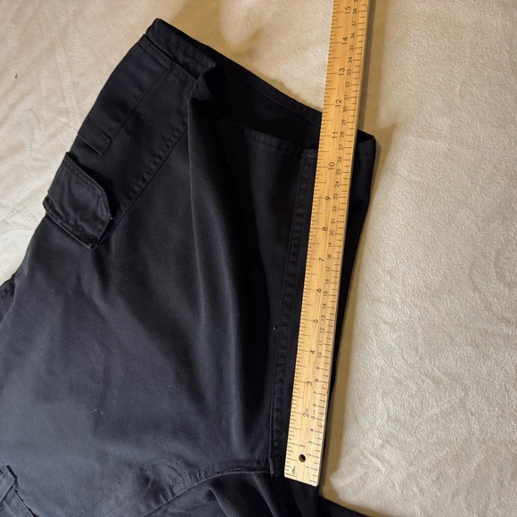 Black Cargo Shorts - Picture 4 of 8